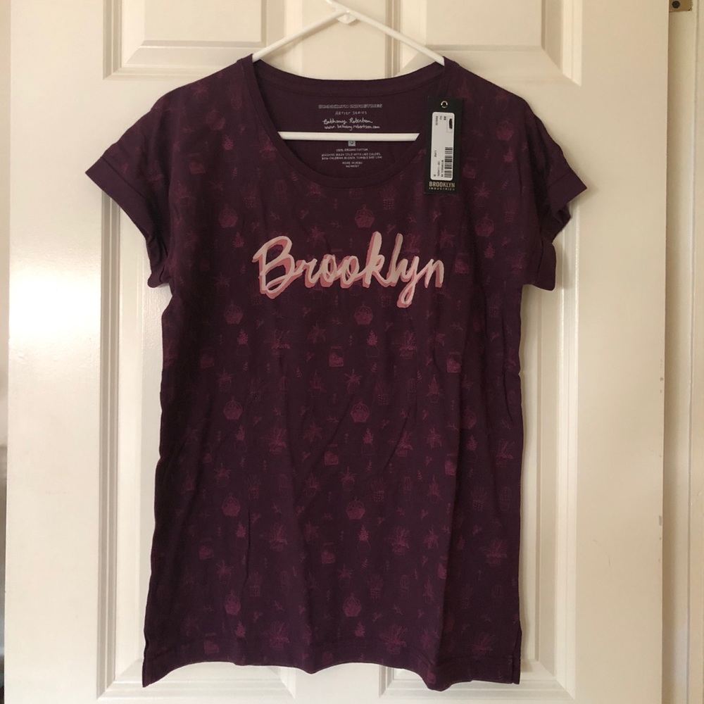NWT Brooklyn 💯 organic cotton tee